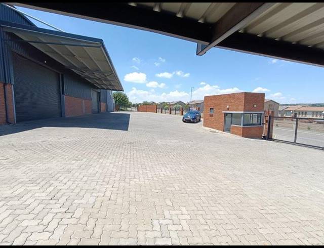 INDUSTRIAL PROPERTY TO RENT IN LASER PARK